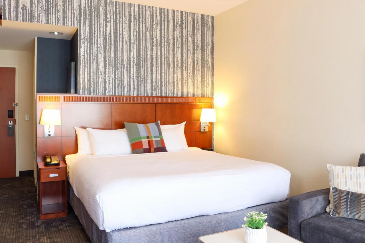 Hotel Courtyard Burlington Harbor Esterno foto